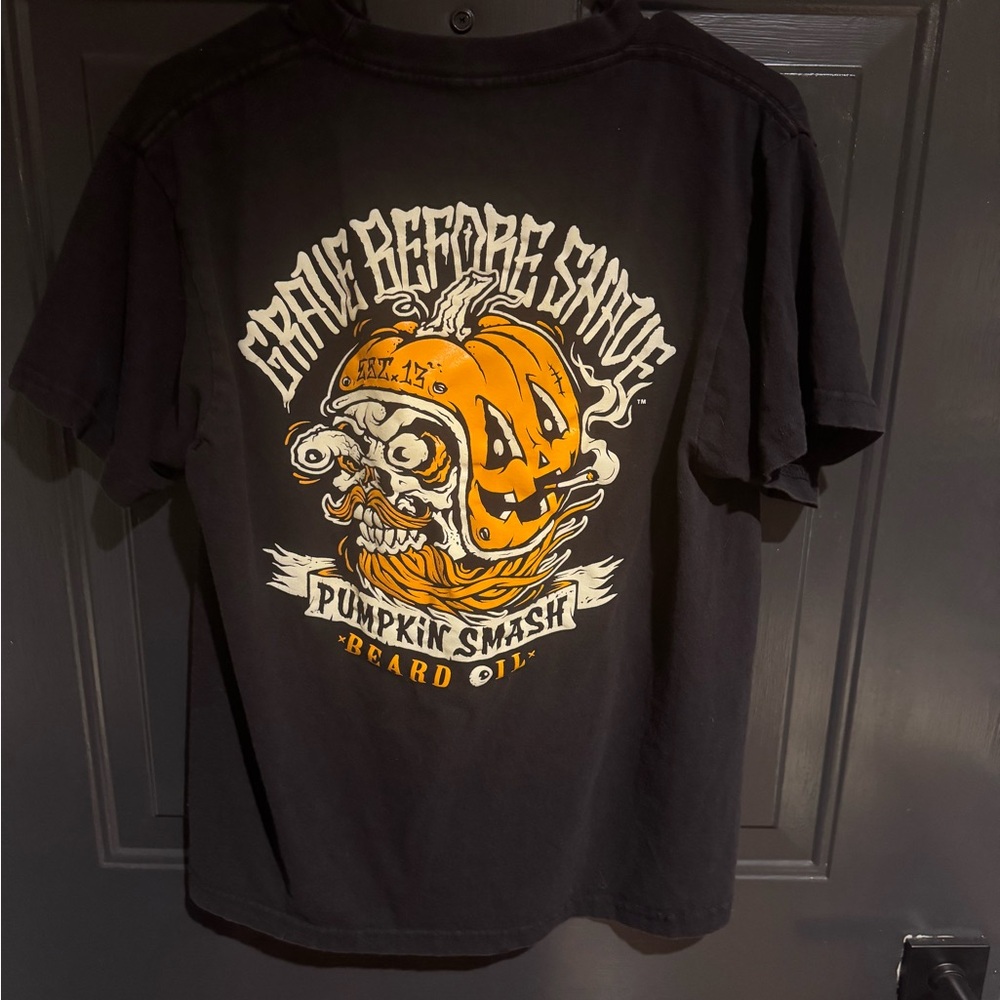 Pumpkin Smash beard oil Grave Before Shave tshirt medium